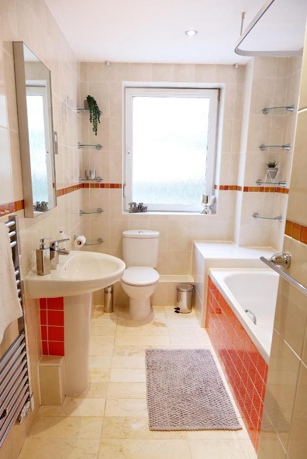 Stunning Apartment Close To Cambridge Station With Free Parking! Exteriör bild