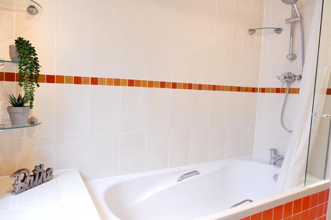 Stunning Apartment Close To Cambridge Station With Free Parking! Exteriör bild